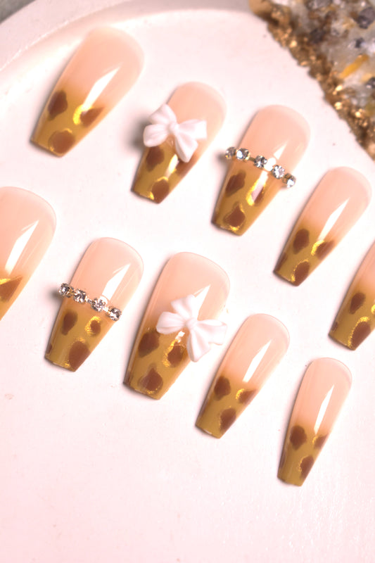 Glamorous Gold Leopard Press-on Nails