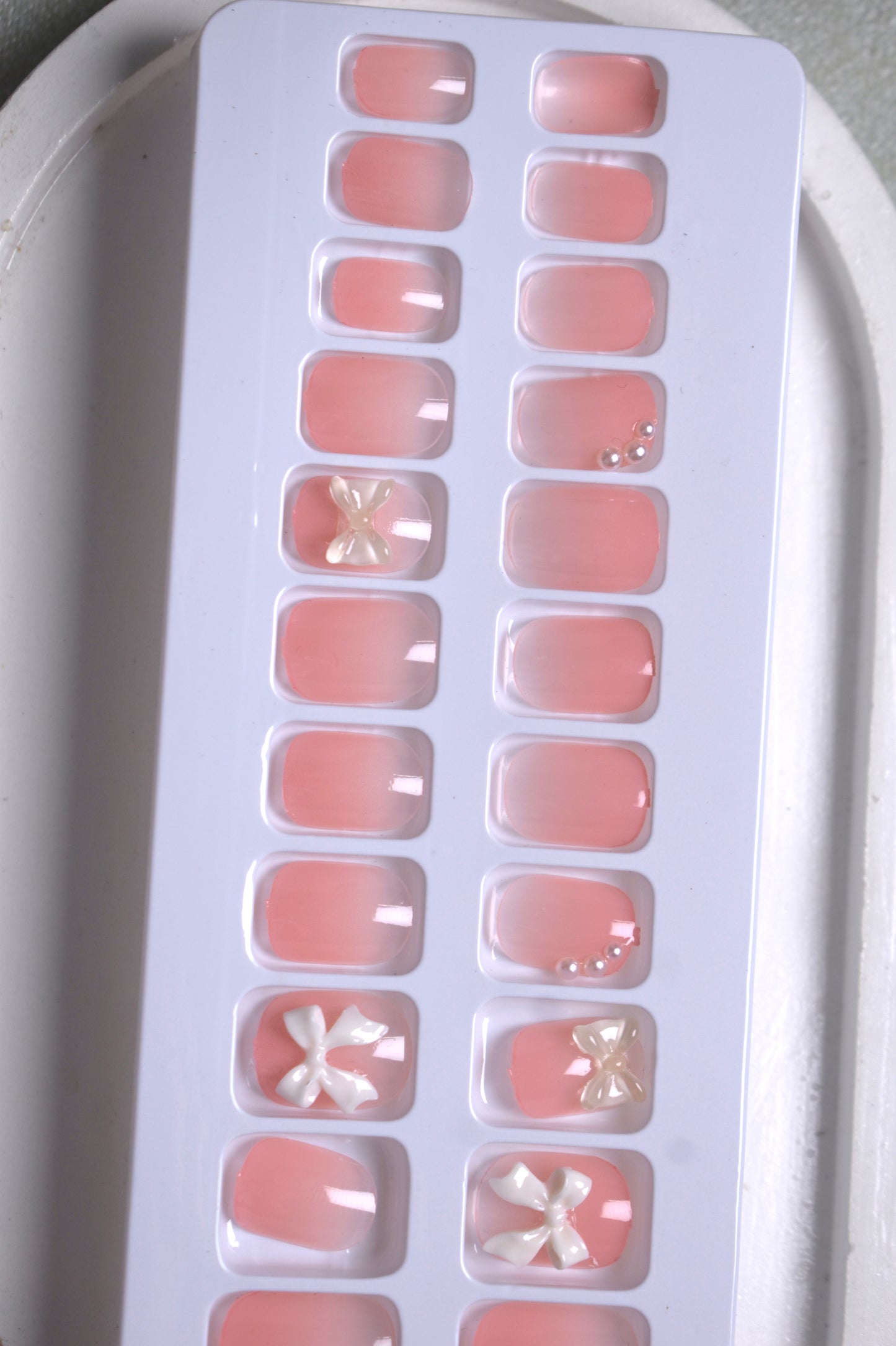 Adorable Bow & Pearl Embellished False Nails