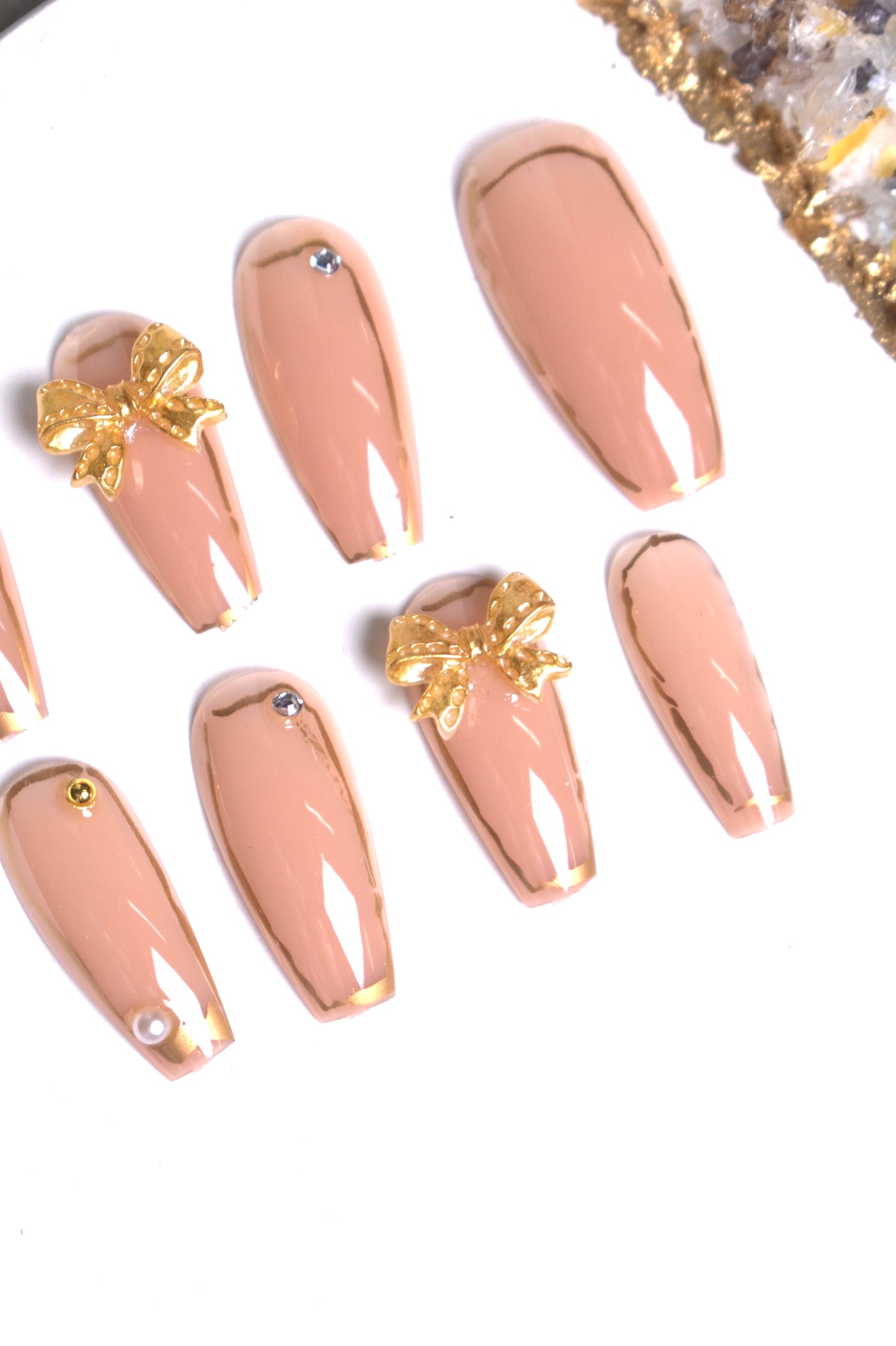 "Golden Bow" press-on nail set